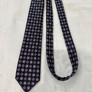 Arrow Black / Purple Silk Tie